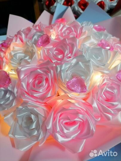 Букет из атласных роз