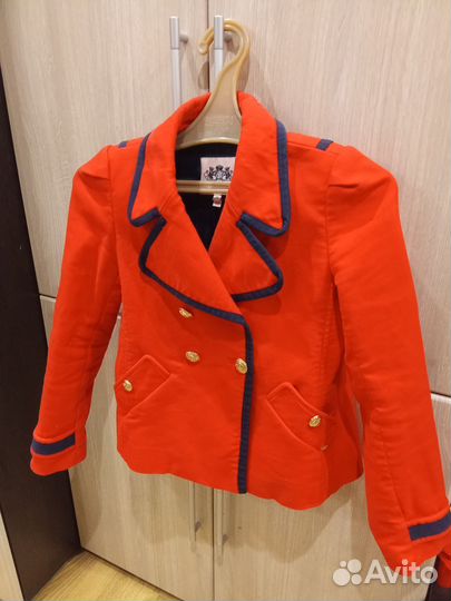 Красный классический пиджак брендовый