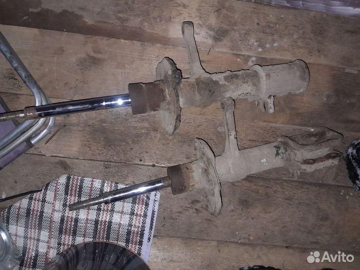 Продам стойки перед калина 1