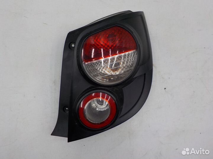 Фонарь задний правый Chevrolet Aveo (T300) 2011