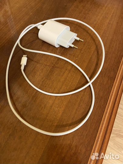 Оригинальное зарядное устройство на айфон 20 w