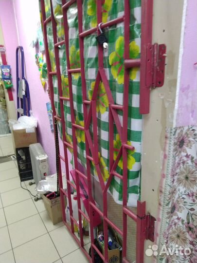 Дверь,вывеска,шторы,сетки для ларя