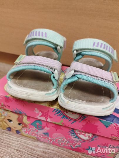 Сандалии 28