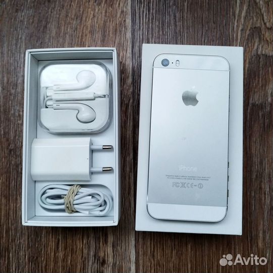 Телефон iPhone 5s Цвет Silver