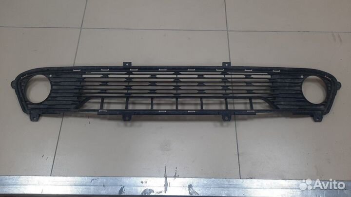 Решетка в бампер центральная Kia Cerato