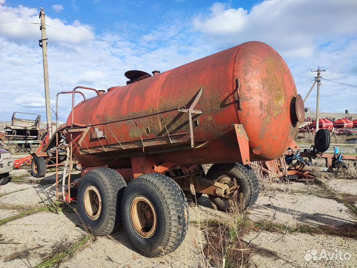 Бочка для внесения жидких удобрений ржт-8