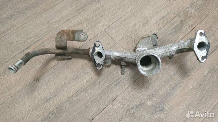 Фланец системы охлаждения Infiniti Ex35 1