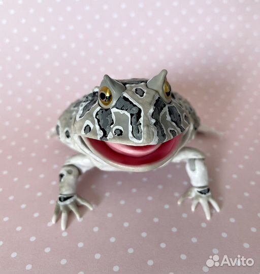 Лягушка рогатка фигурка Bandai