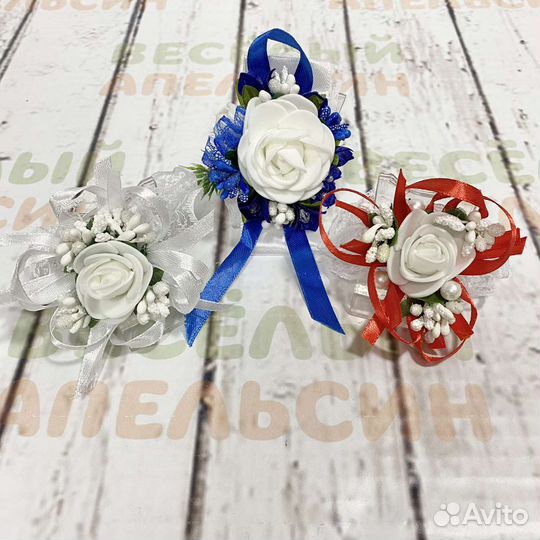 Бутоньерка или браслет на руку на свадьбу