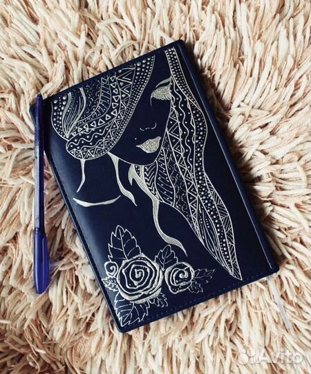 Роспись ежедневников, обложек на док-ты, бокалов