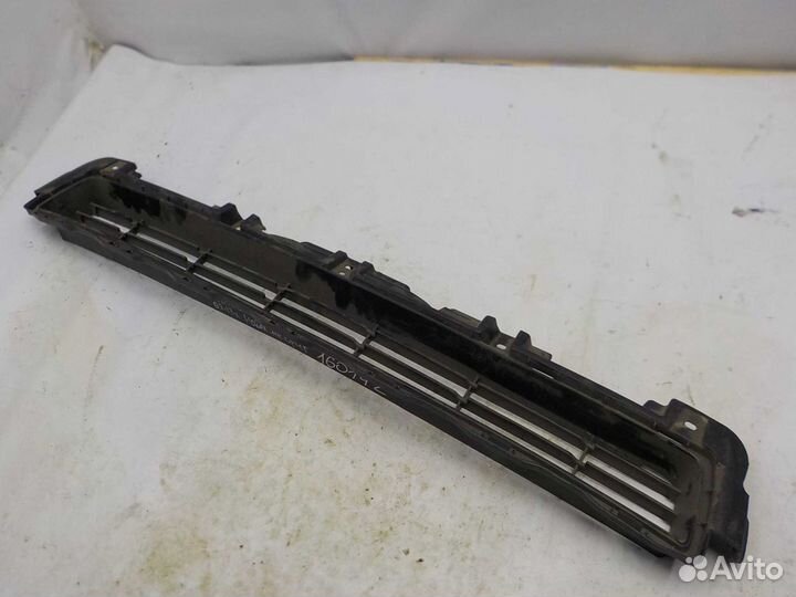 Решетка бампера Toyota Land Cruiser 150