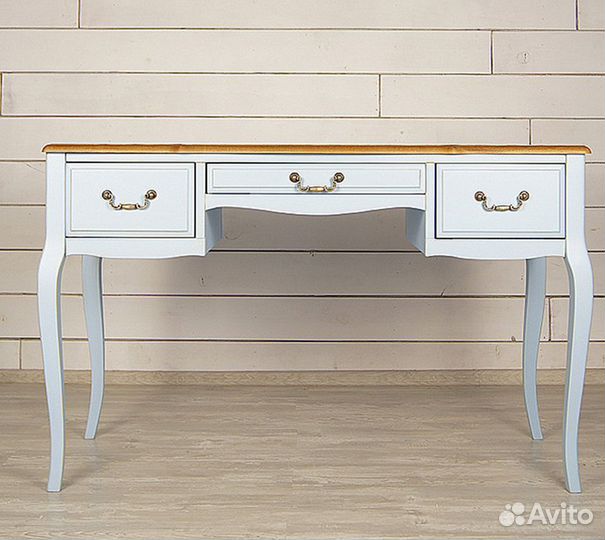 Письменный стол из массива