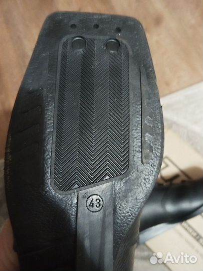 Лыжные ботинки