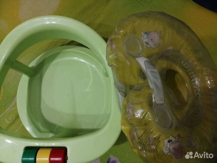 Стульчик и круг для купания