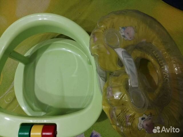 Стульчик и круг для купания