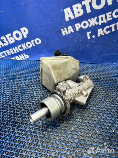 Главный тормозной цилиндр Renault Symbol 2 седан