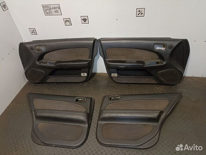 Обшивка двери для Nissan Maxima A32