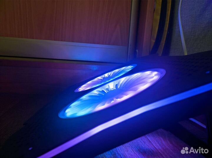 Охлаждающая подставка для ноутбука Dexp