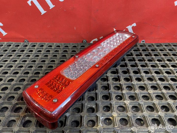 Фонарь задний правый Volvo FH