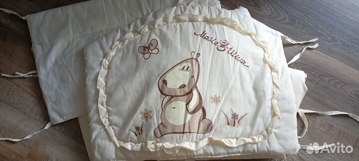 Мобиль и бортики на кроватку