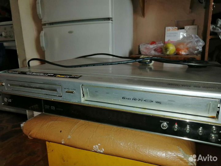 Видеомагнитофон