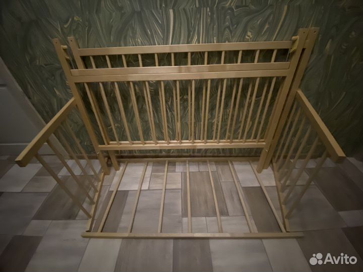 Детская кроватка