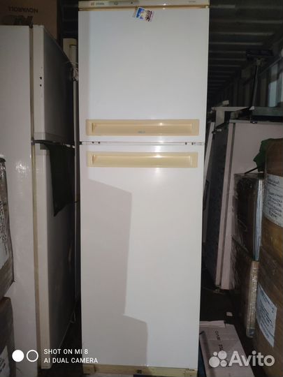 Рабочий двухкамерный Холодильник бу