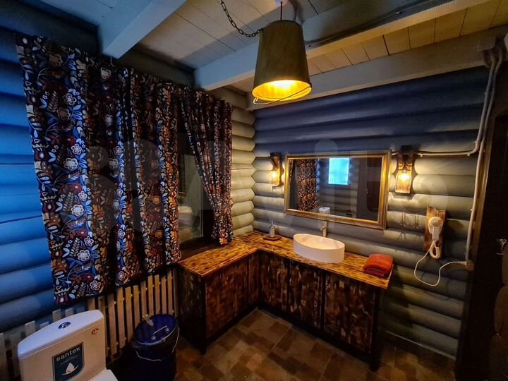 Дом 160 м² на участке 4 сот.