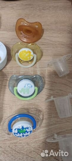 Бутылочки, пустышки и поильник avent