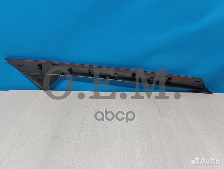 Молдинг лобового стекла правый Ford Explorer 5