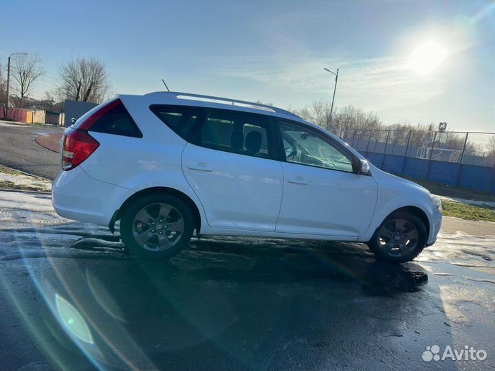 Kia Ceed 1.6 AT, 2011, 137 000 км