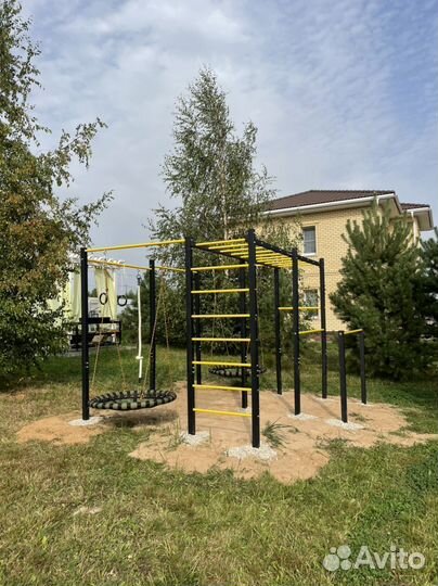 Спортивная площадка для взрослых и детей