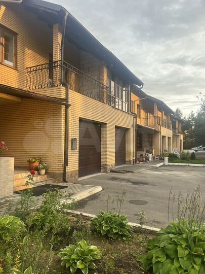 Таунхаус 255 м² на участке 1,5 сот.