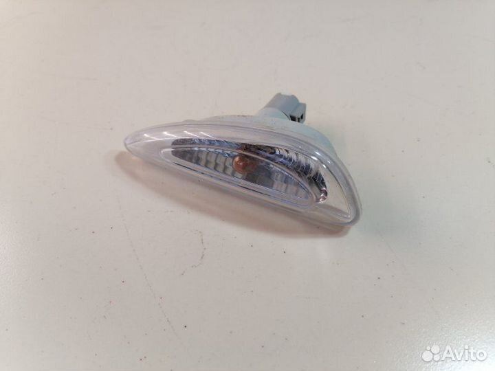 Повторитель в крыло правый Hyundai Solaris HCR