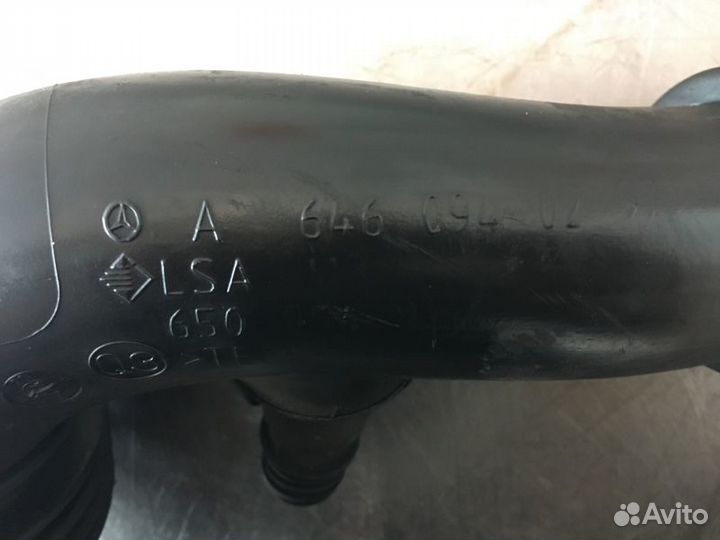 Патрубок воздушного фильтра Mercedes C-Class W203