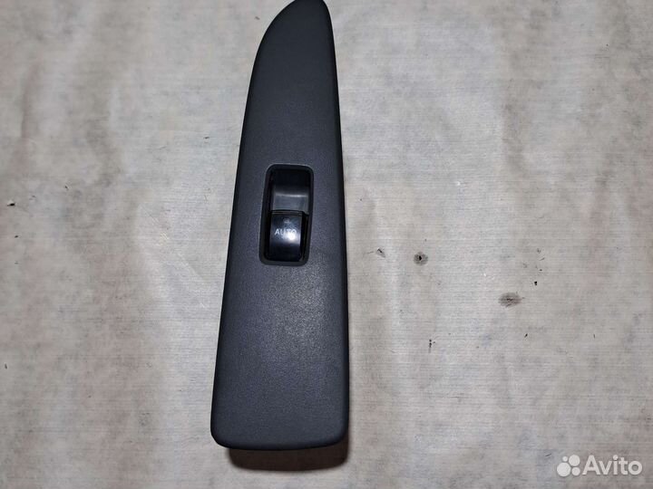 Блок управления стеклоподъемником Toyota Premio