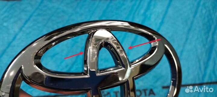 Передняя эмблема Камри 55 бу 2014-2017