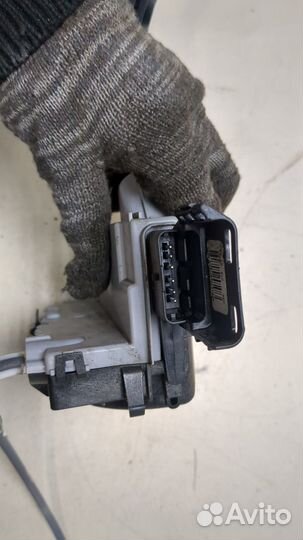 Замок двери правый задний Peugeot 208