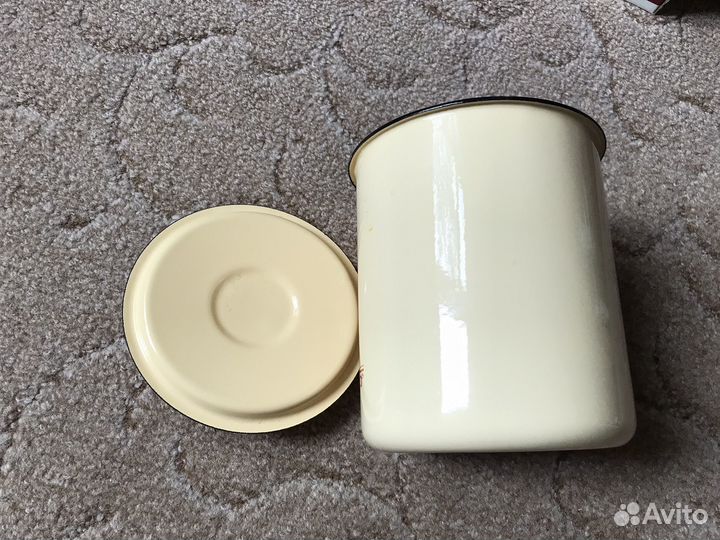 Банка для хранения муки, сыпучих продуктов,эмаль