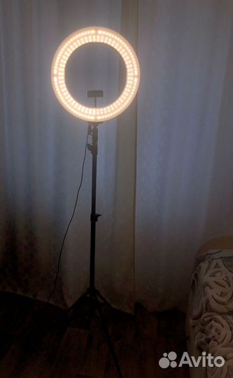 Кольцевая лампа со штативом 40