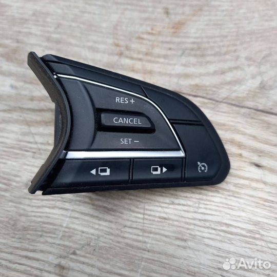Кнопки управления на руле Infiniti Q50 рест. V37