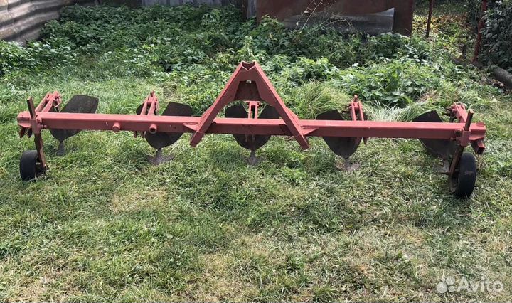 Культиватор окучник