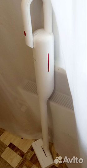 Вертикальный пылесос deerma