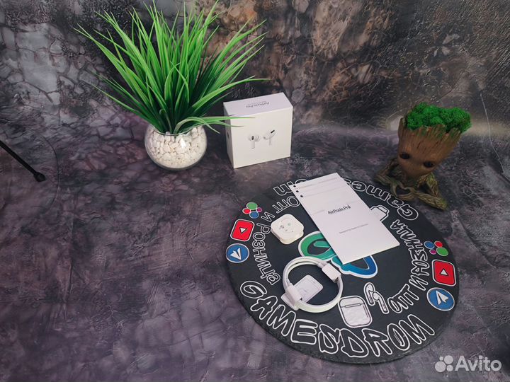 Airpods pro с гравировкой запакованные