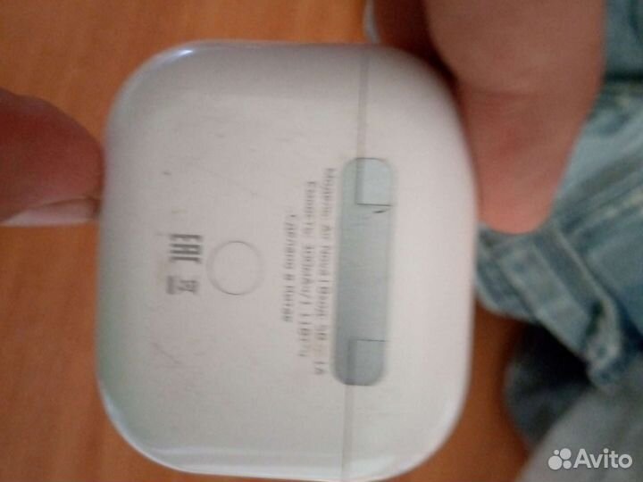 Беспроводные наушники airpods