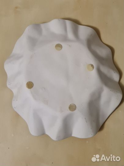 Декоративная тарелка из керамики