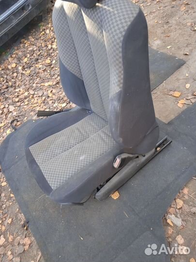 Переднее левое сиденье Renault Megan 2