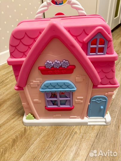 Кукольный домик с мебелью