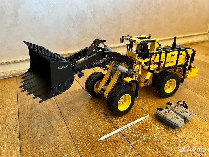 Lego Technic 42030 Автопогрузчик volvo