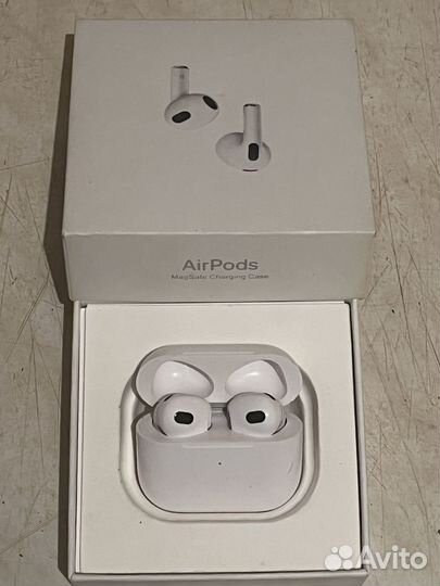 Наушники AirPods
